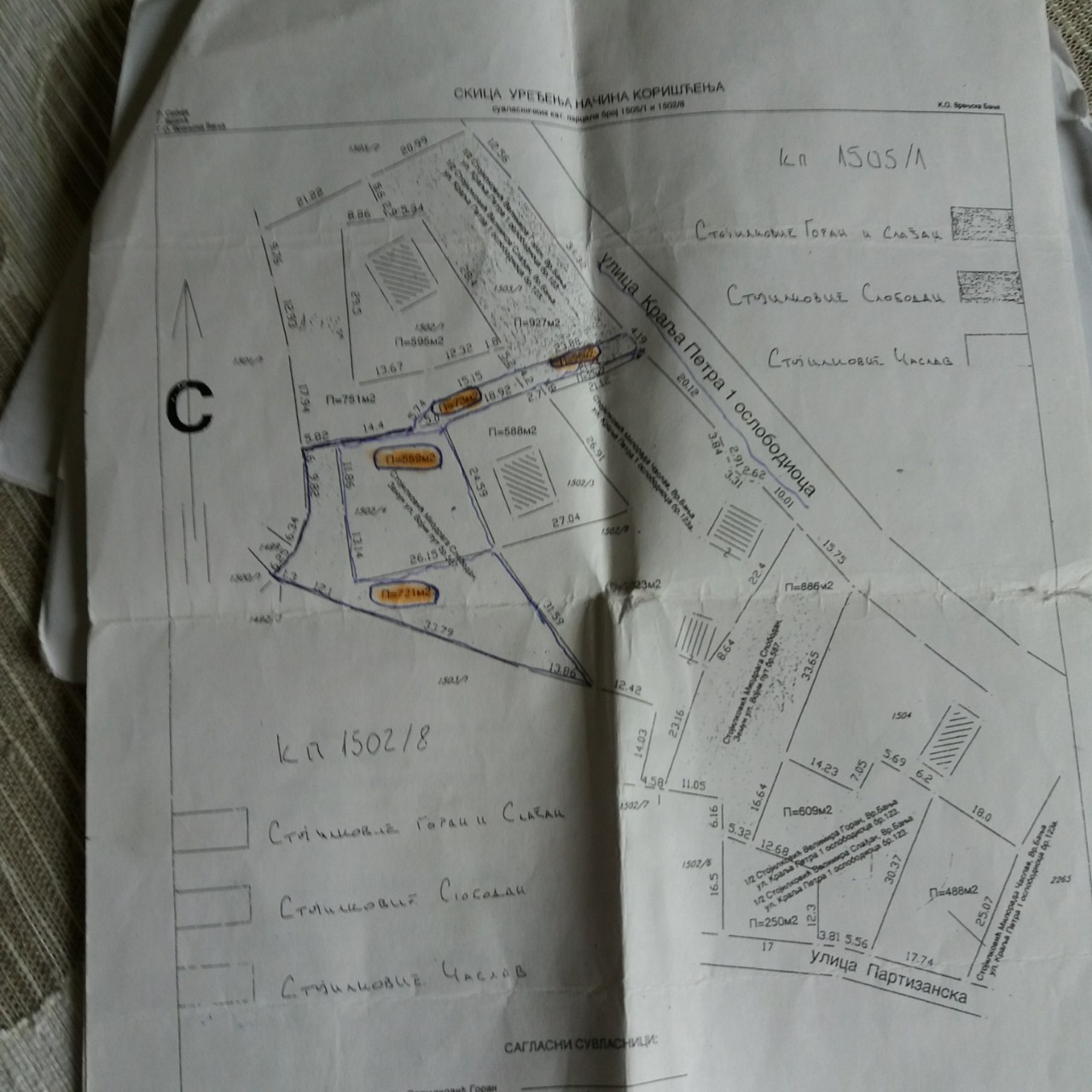 Na prodaju građevinski plac u Vranjskoj banji kod opštine, pored glavne ulice
