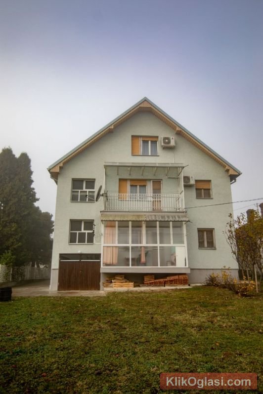 Porodicna   kuca   sa   vise   stanova