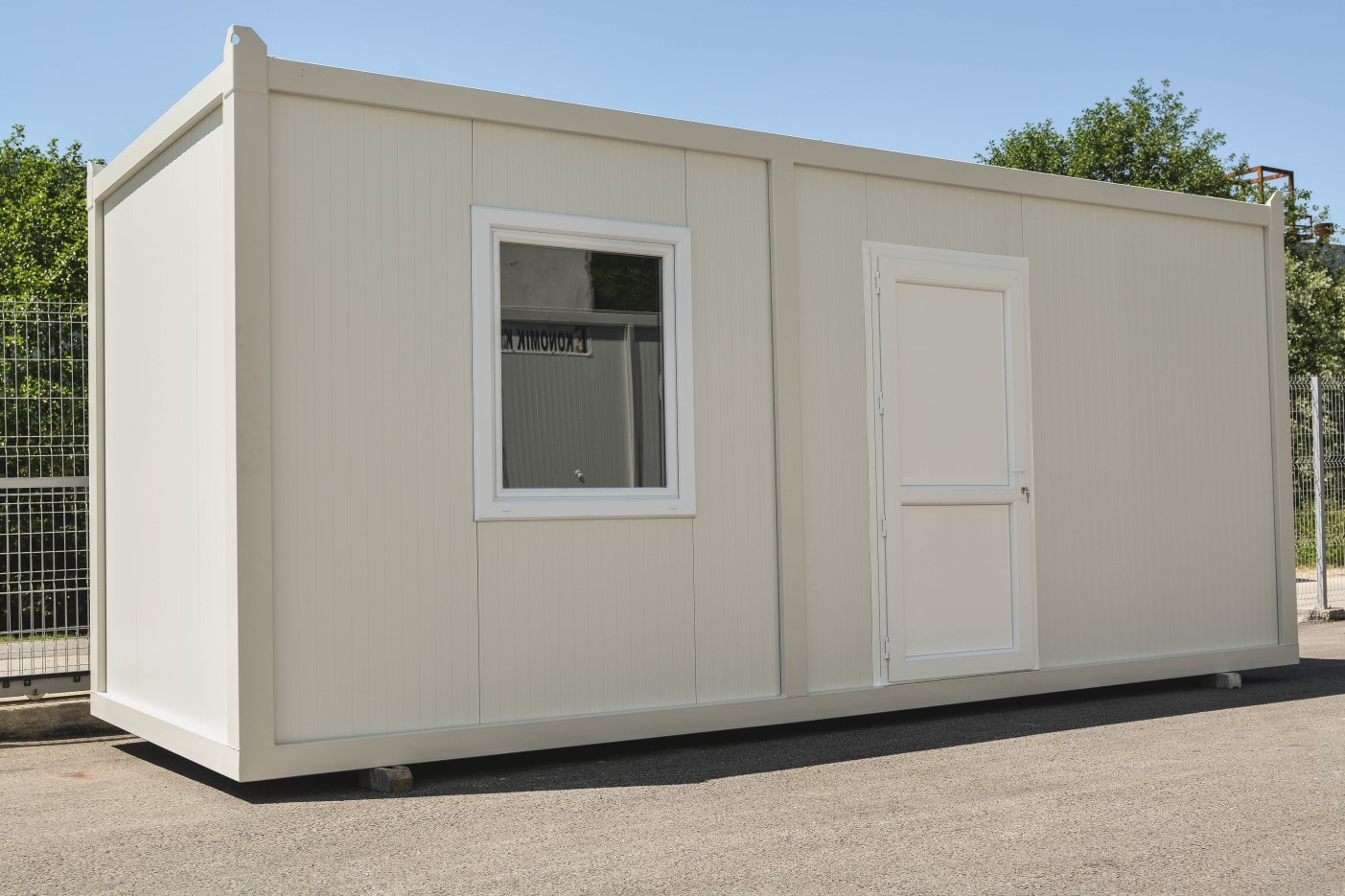 Montažni kontejner 6m x 2,4m